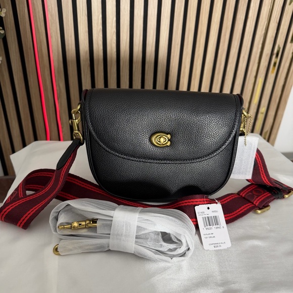 ❤️ COACH 🌺 willow saddle bag Black Pebbled Leather Crossbody Red and black Strap - Picture 6 of 17